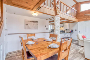 Lakefront Beachhouse - Meredith Lodging